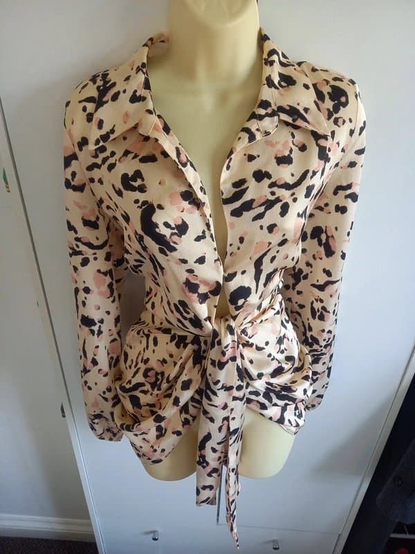 New Look Creamy beige rose New look tie detail blouse