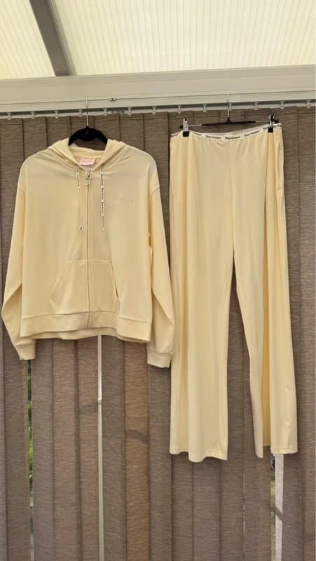 Juicy Couture Juicy Couture cream loungewear set size M hoodie & wide leg joggers BNWT