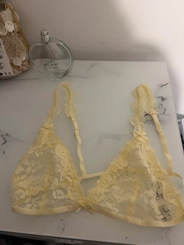 ASOS ASOS yellow lace bra - size 12