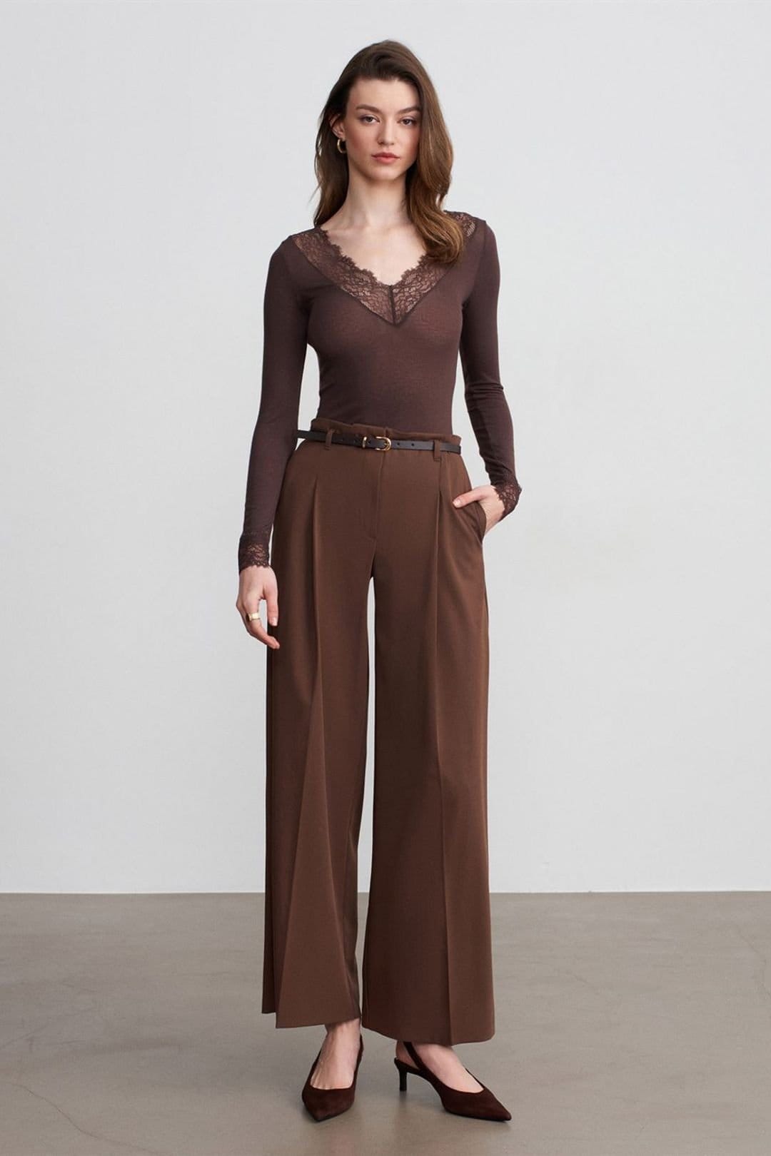 Dilvin Dilvin Women's Belted Wide-leg Crepe Trousers in Chocolate - 1