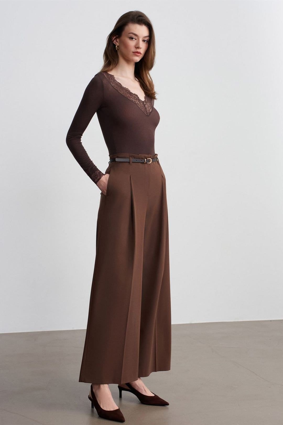Dilvin Dilvin Women's Belted Wide-leg Crepe Trousers in Chocolate - 4