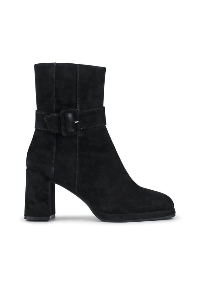 Jones Bootmaker Jones Bootmaker Women's Lauralie Block-Heeled Leather Boots in Black - 2