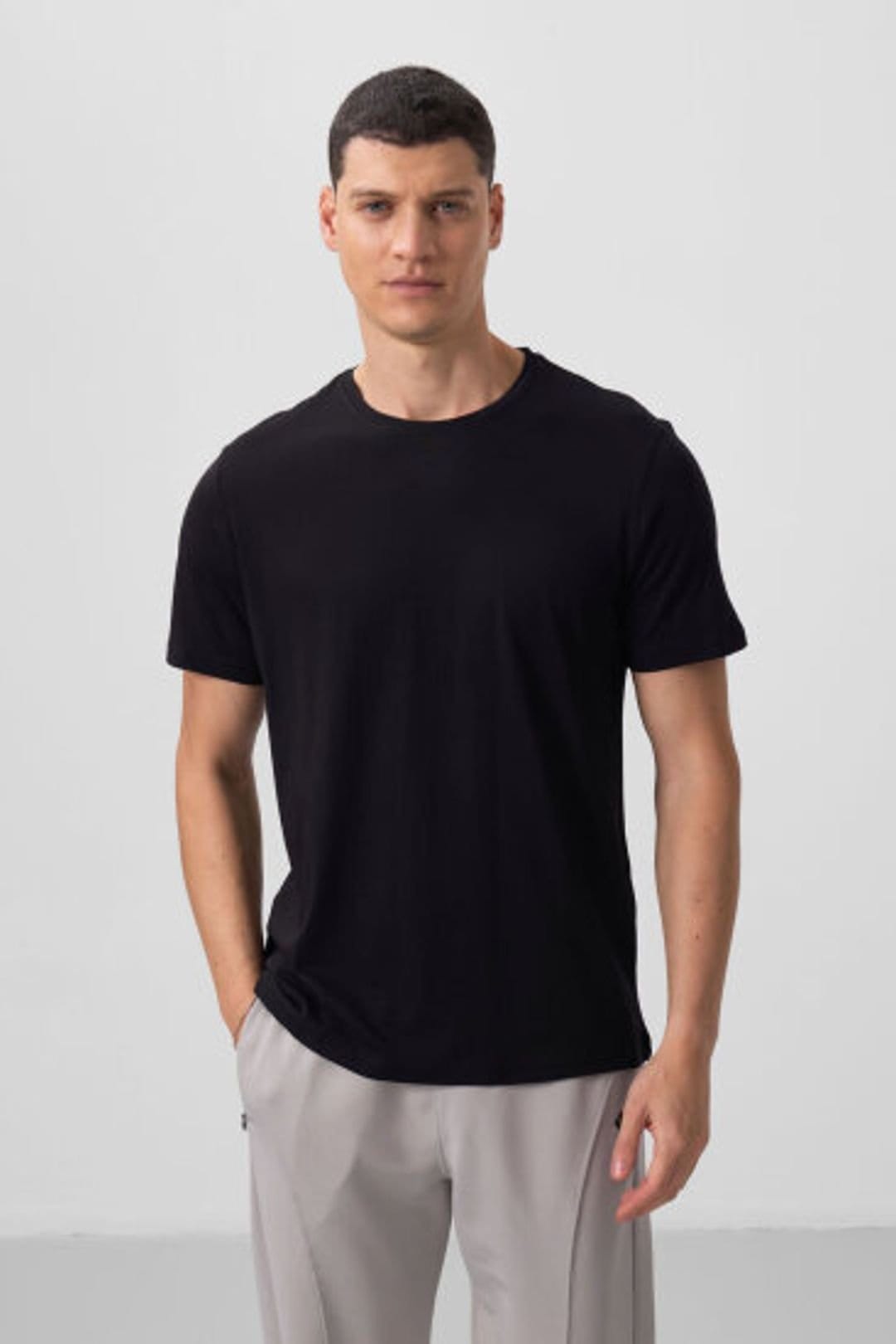 Tommy Life Tommy Life Men's Comfort Fit Crew Neck T-Shirt in Navy - 4