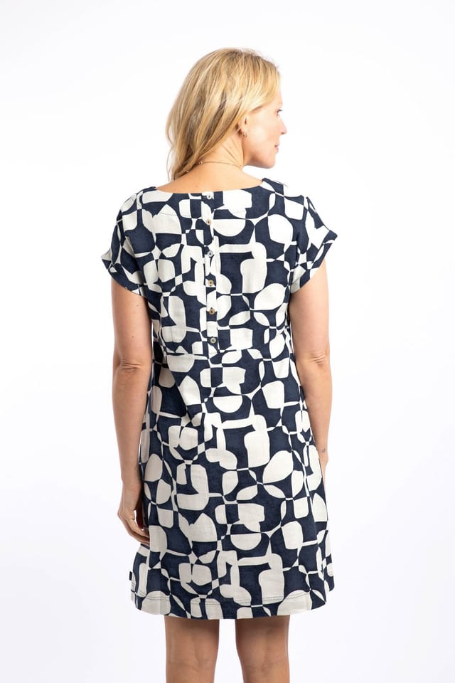 Weird Fish Weird Fish Women's Orlando Printed Linen Rich Shift Dress in Mid Navy - 3