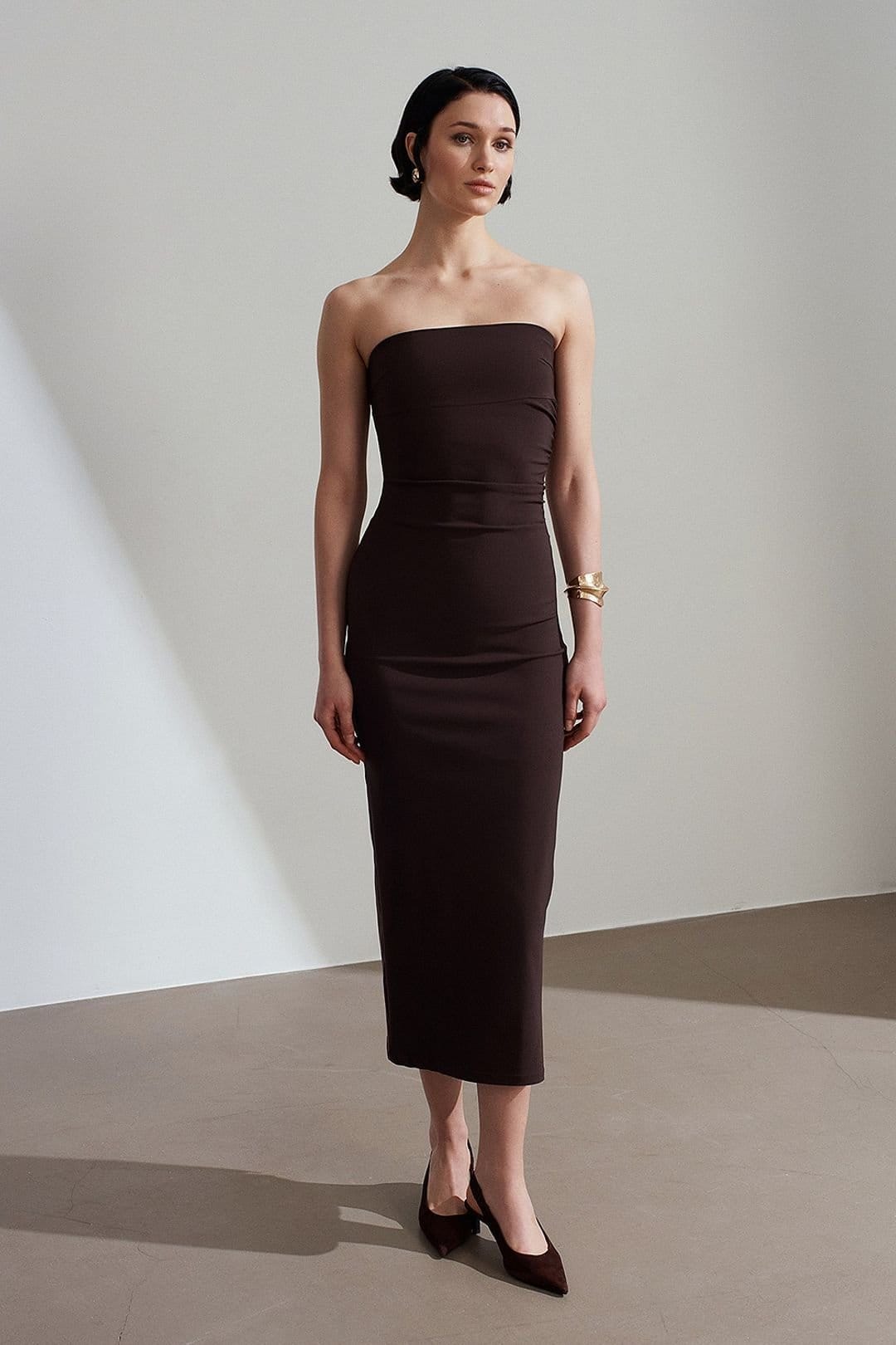 Dilvin Dilvin Women's Strapless Bodycon Midi Dress With Slit in Chocolate - 4