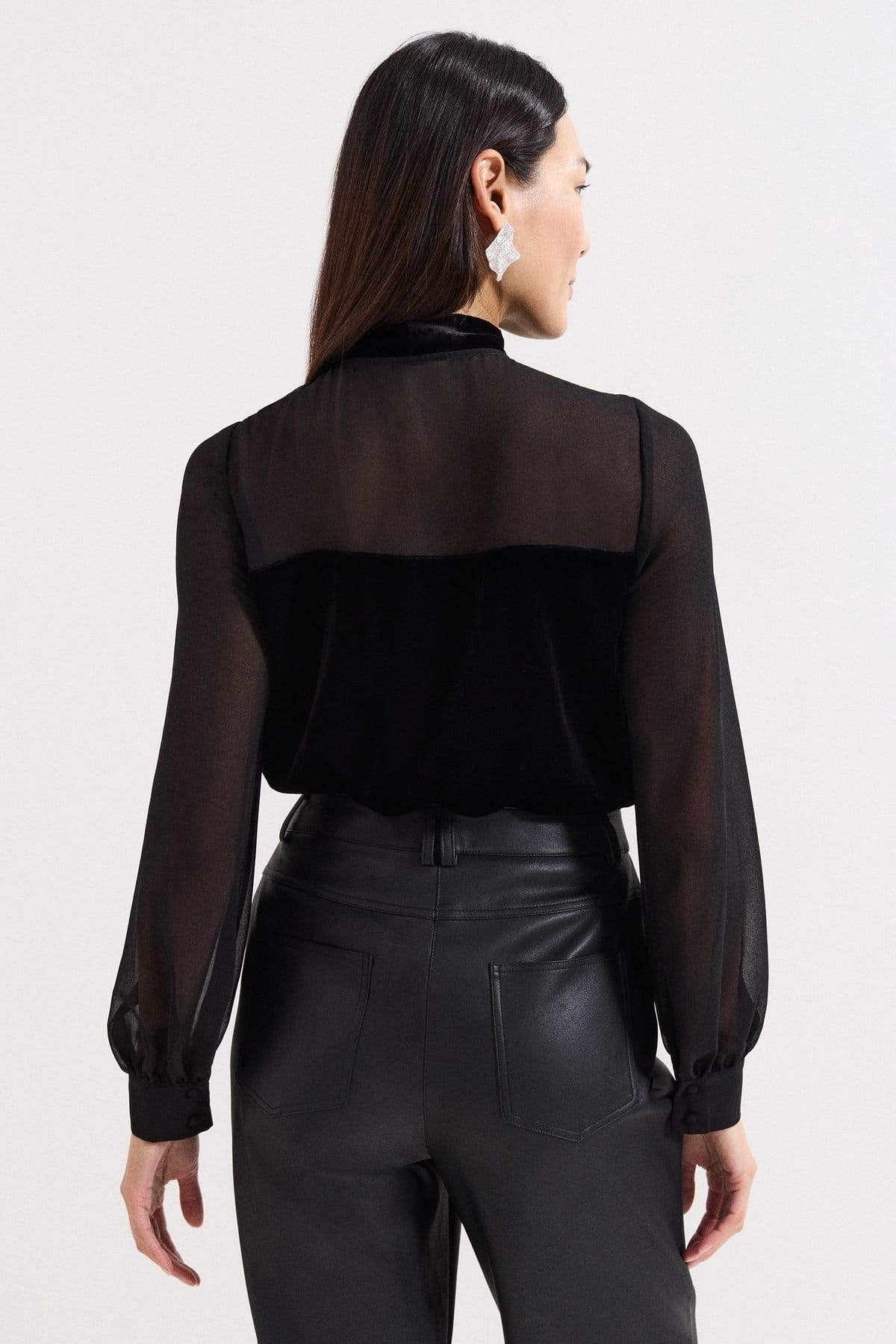 Phase Eight Phase Eight Women's Raye Velvet Pussybow Blouse in True Black - 4