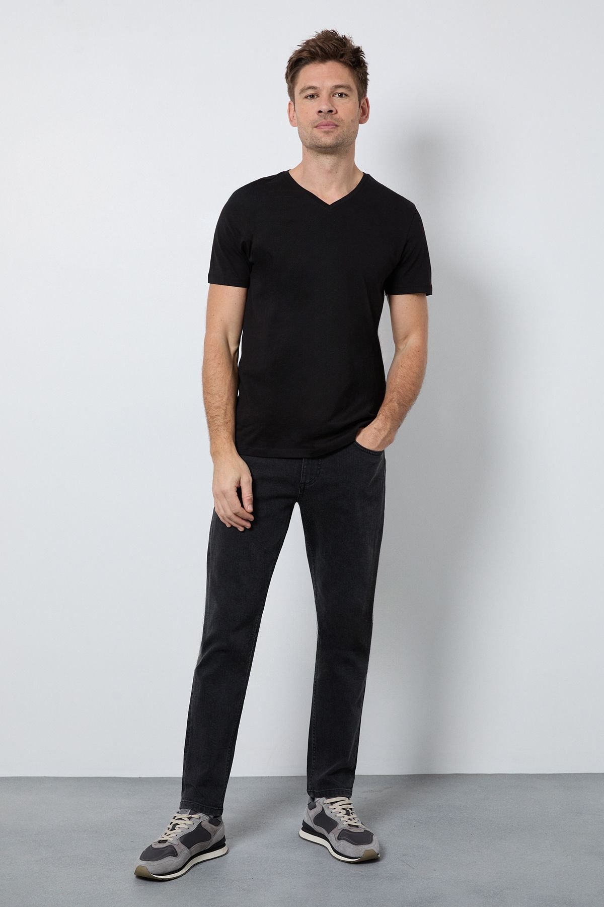 Burton Burton Men's Black Plain V Neck T-shirt - 4