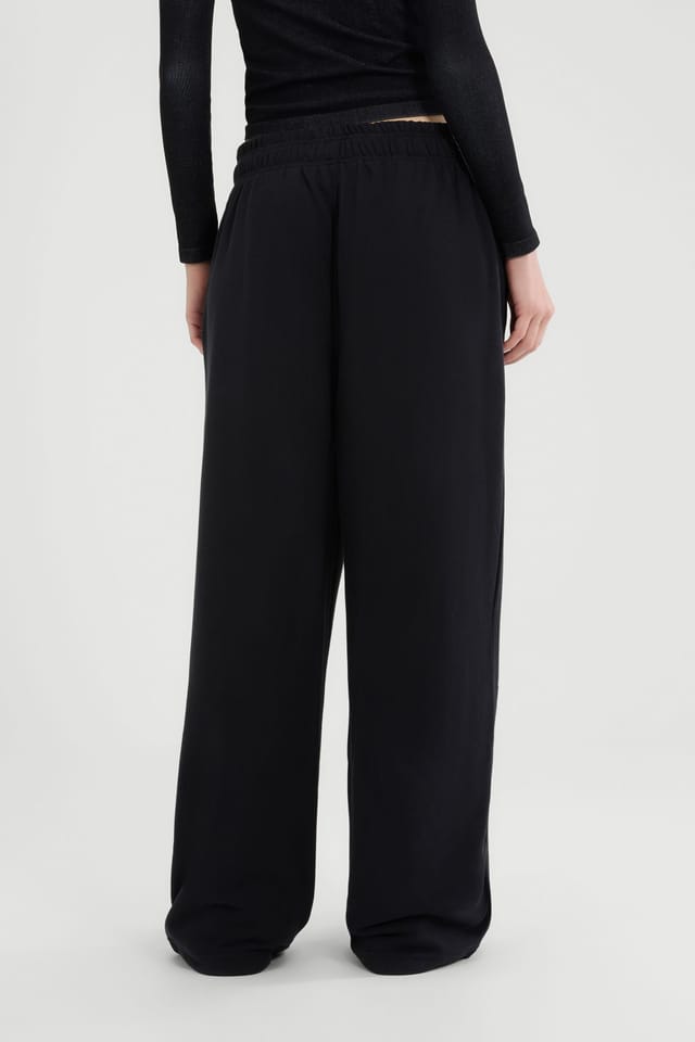 Ellesse Ellesse Women's Casoli Jogger in Black - 2