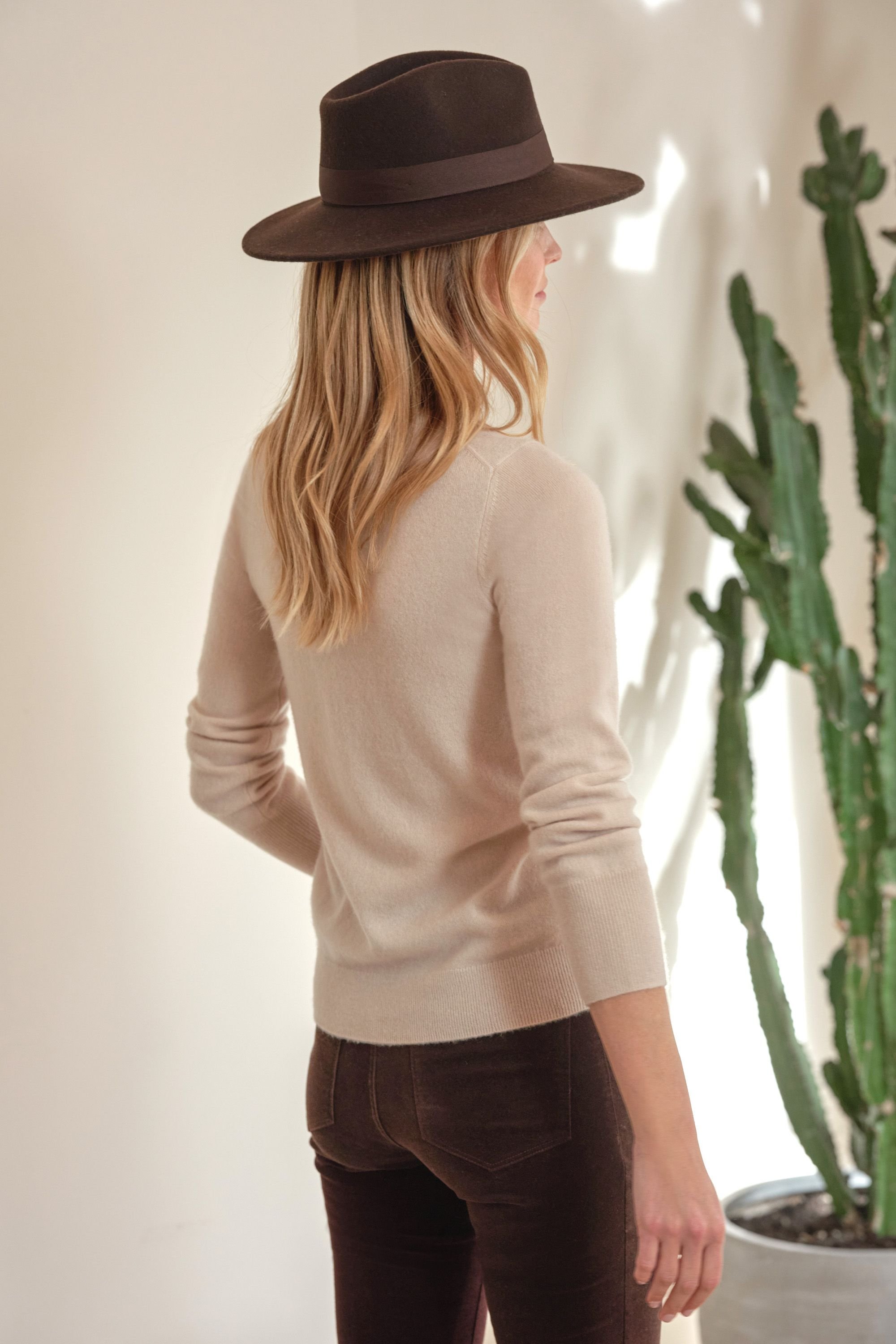 Pure Collection Pure Collection Women's Cashmere Crew Neck Sweater in Ecru - 3