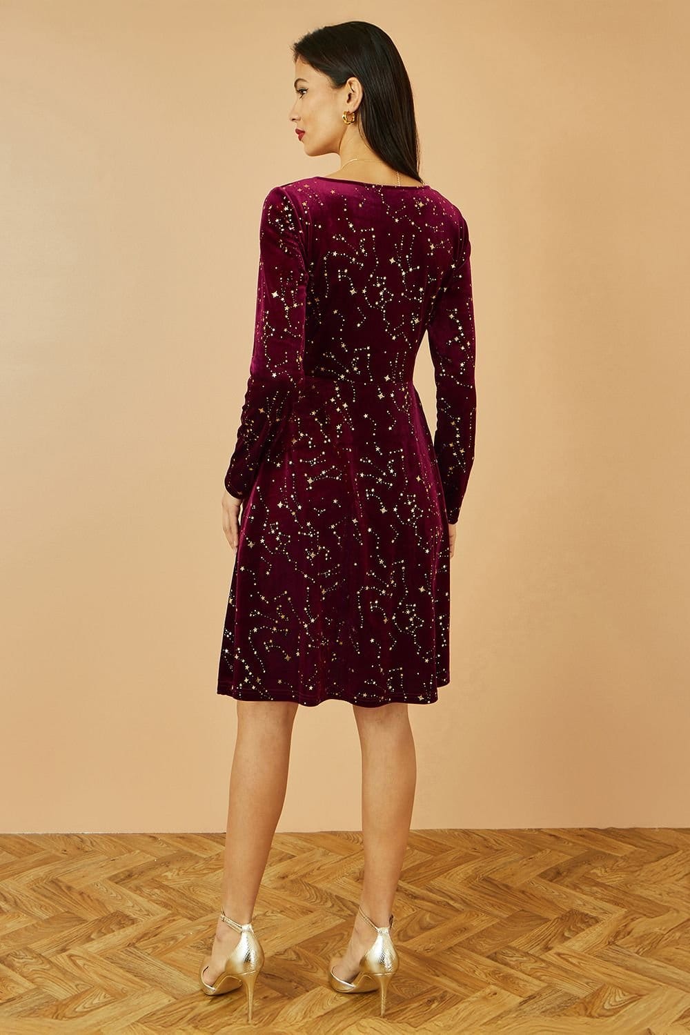 Yumi Yumi Women's Burgundy Star Foil Print Long Sleeve Skater Dress - 4