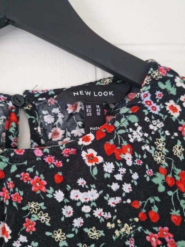 New Look New look ditsy floral top