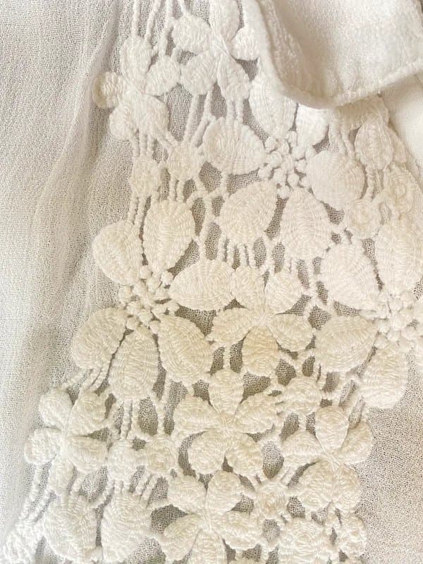 Topshop Topshop Floaty Sheer sleeveless Blouse with embroidered detailing. Size 12.