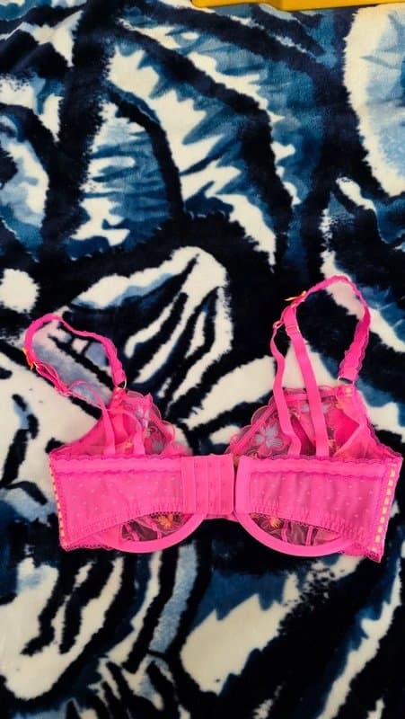 ASOS Design Hot Pink Embroidered Butterfly Bra - UK 32F