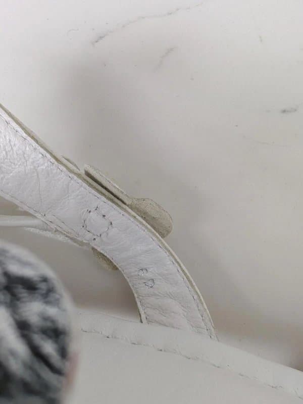 Clarks Clarks White Leather Toe Post Sandals Floral Detail UK 6 D EU 39 Summer Slip On