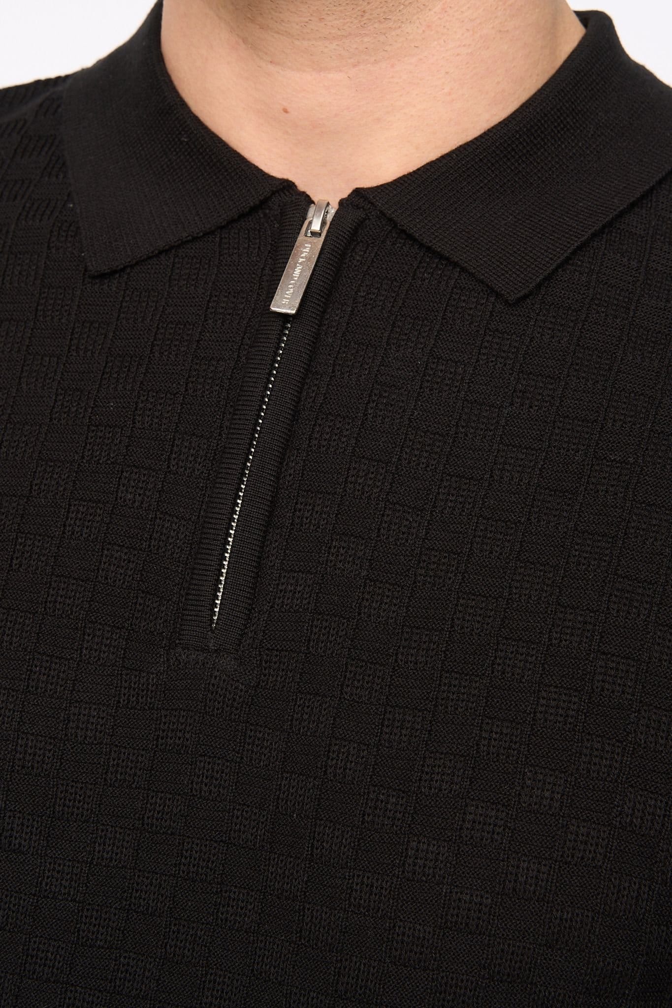 Duck&Cover Duck&Cover Men's Danvers Textured Zip Knit Polo Shirt in Black - 4