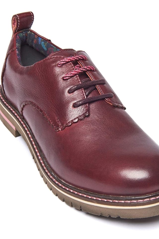 Moshulu Moshulu Women's 'Rafflesia' Scalloped-edge leather Derbys in Dark Red - 3