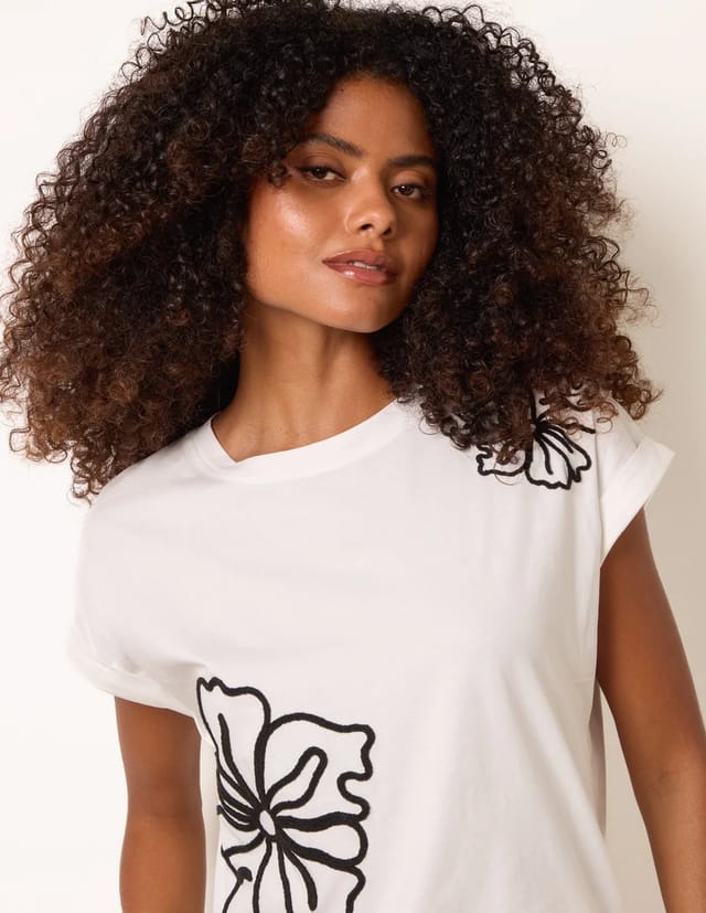 Blue Vanilla T-Shirt With Big Floral Embroidery - 3
