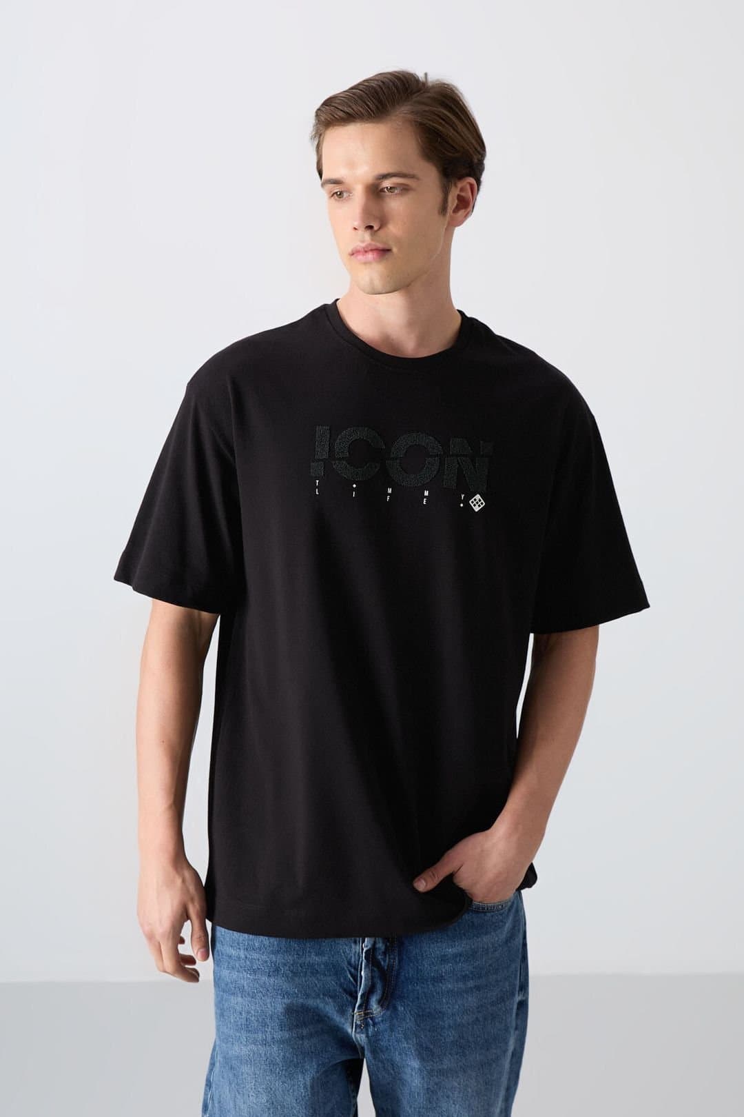 Tommy Life Tommy Life Men's Oversized Logo Print Crew Neck T-Shirt in Black