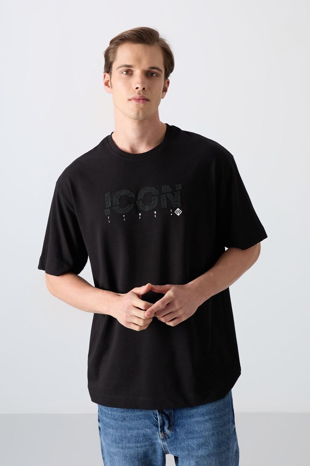 Tommy Life Tommy Life Men's Oversized Logo Print Crew Neck T-Shirt in Black - 4