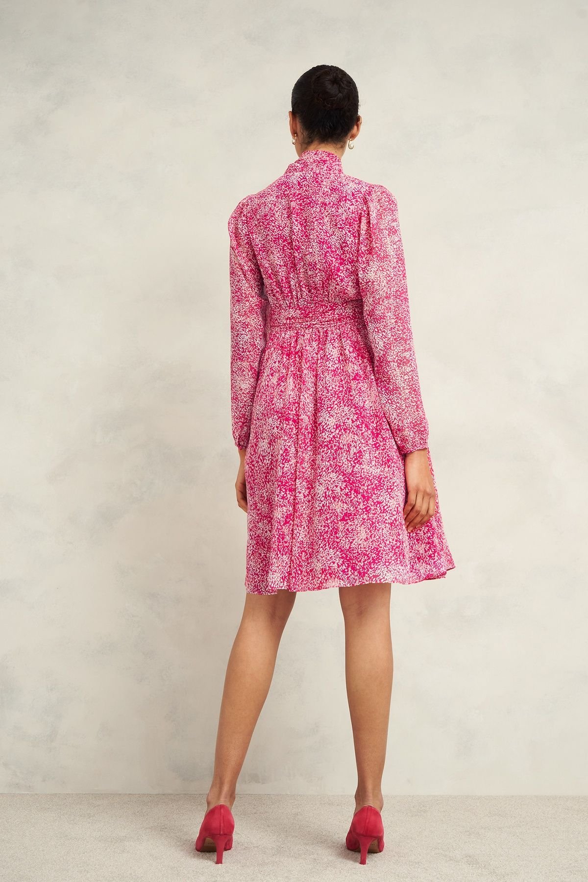 Hobbs London Hobbs London Women's Janaya Tie-Neck Fit Flare Dress in Fuchsia - 4