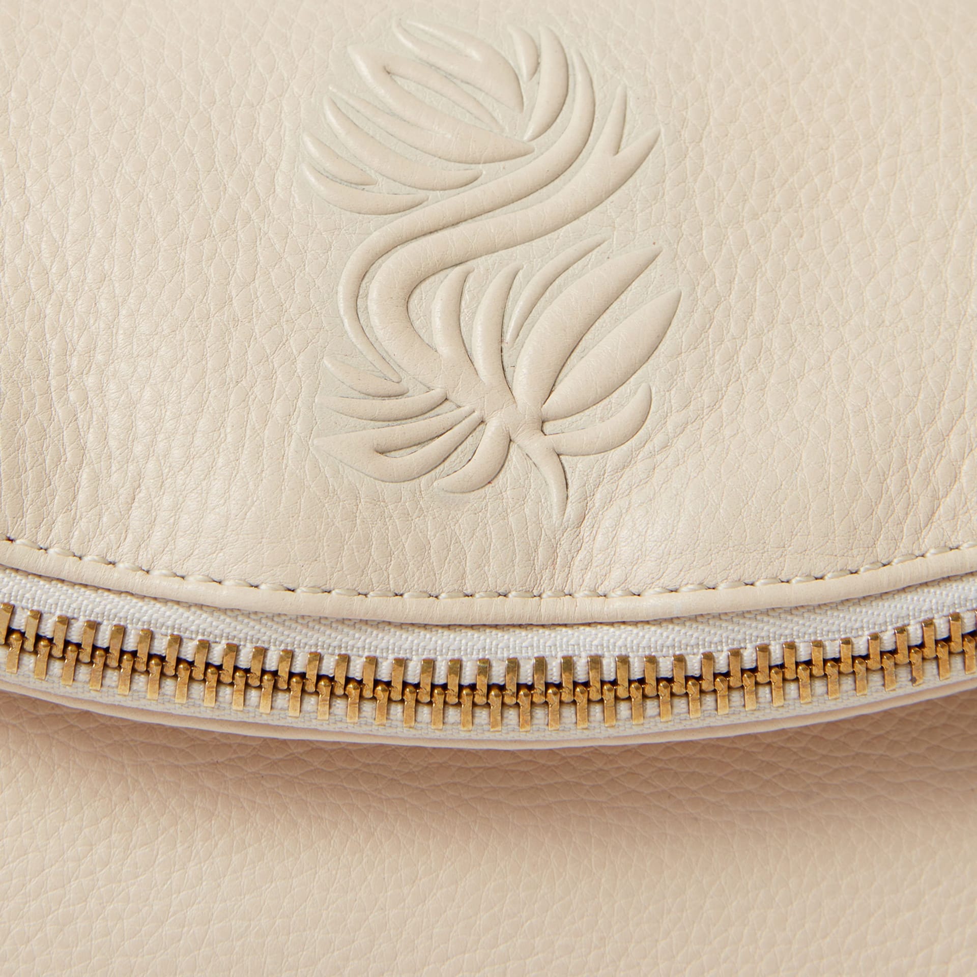 OSPREY LONDON OSPREY LONDON Women's The Luxe Milano Leather Sling Bag in Natural - 4