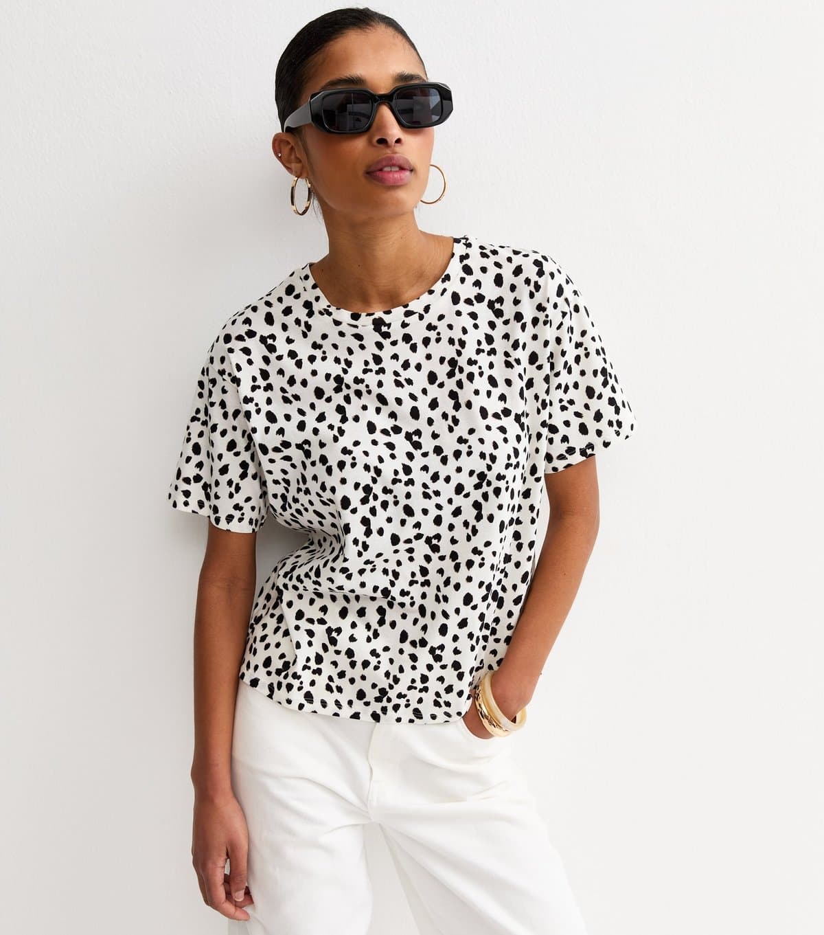 New Look Women's Cream Cotton Leopard Print T-Shirt New Look