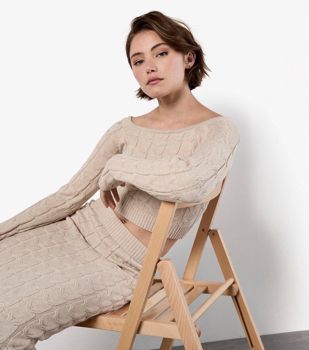 Apricot Women's Stone Cable Knit Cropped Jumper Apricot New Look - 4