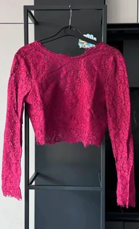 Boohoo Lace top in red