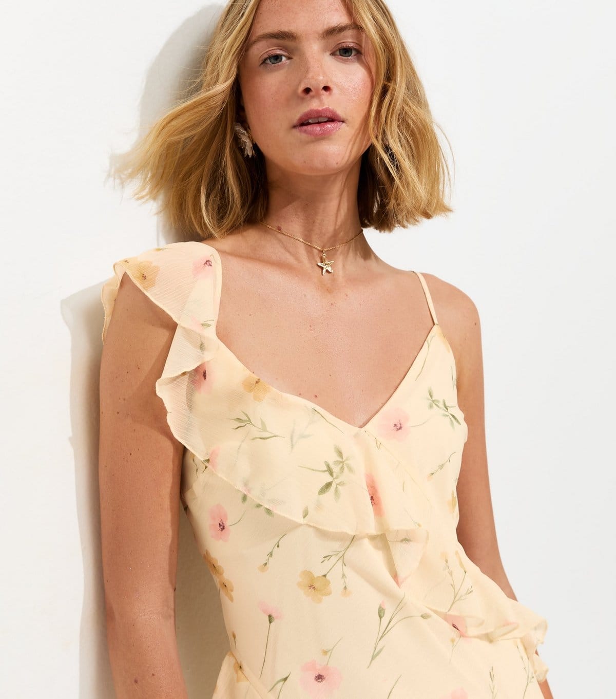 New Look Women's Cream Chiffon Ruffle Trim Floral Midi Dress New Look - 2