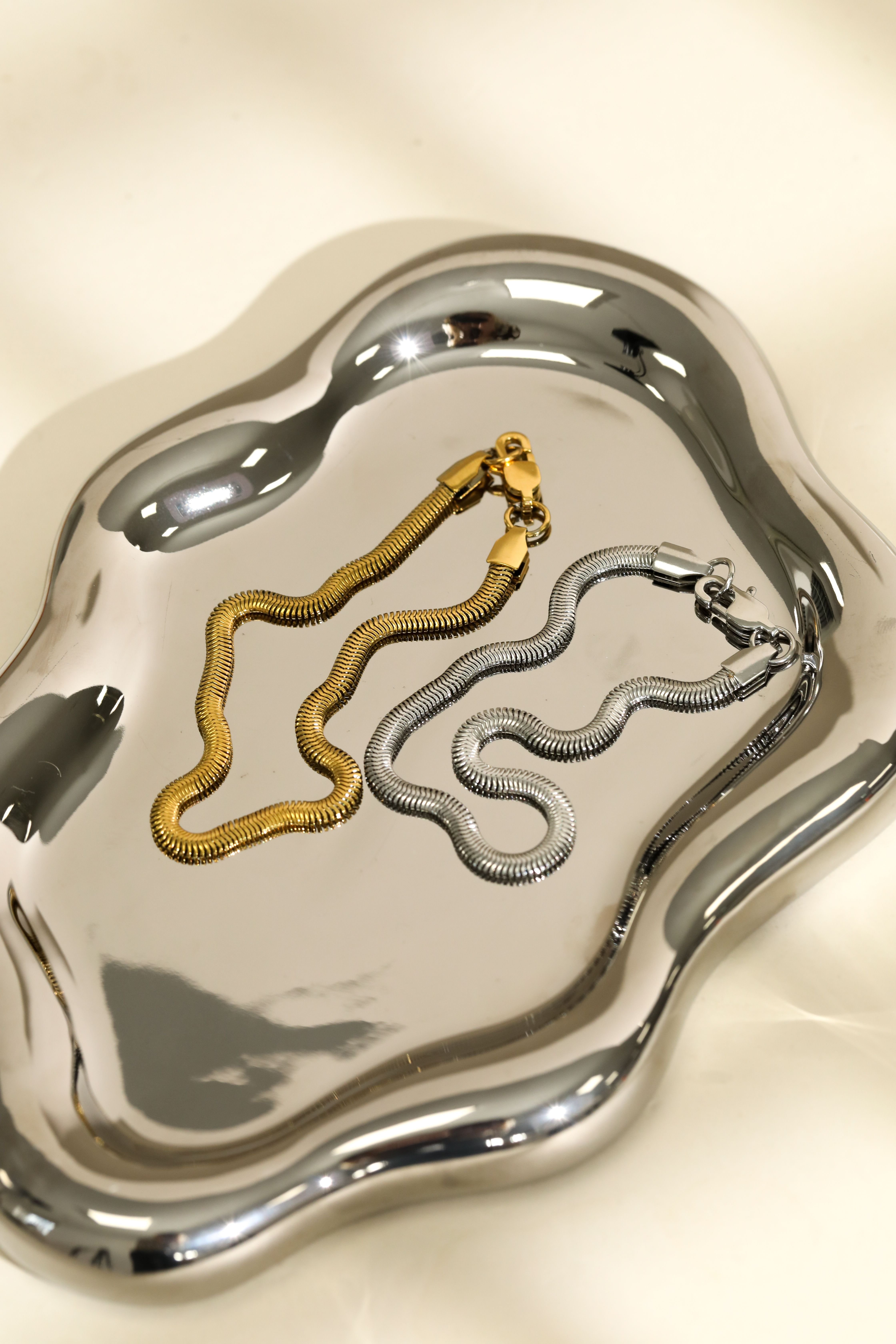 Inicio Inicio Men's Gold Plated Waterproof Snake Chain Bracelet - Gift Pouch - 2