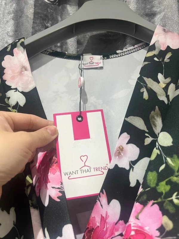Want That Trend Floral black playsuit size L/XL want that trend