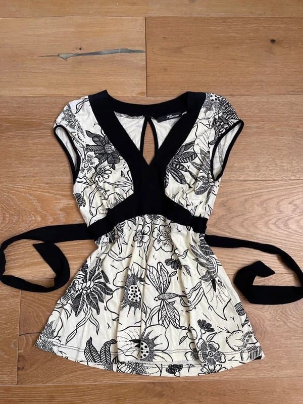 Jane Norman y2k 2000s vintage jane norman cream black babydoll top tie up abercrombie tuscan ribbed etam whismy