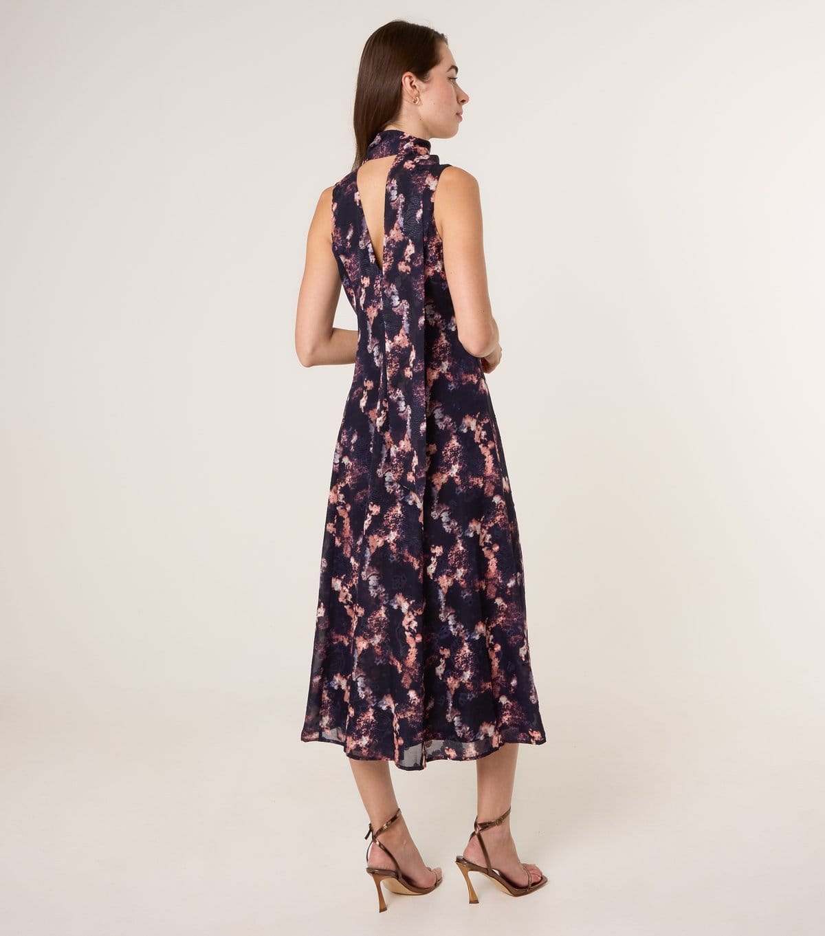 Blue Vanilla Women's Navy Textured Floral Print V-Neck Midi Dress Blue Vanilla New Look - 4
