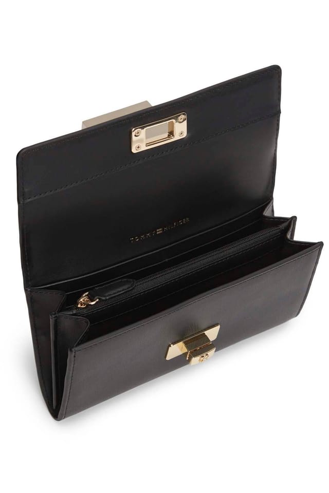 Tommy Hilfiger Tommy Hilfiger Women's Modern Large Flap Wallet Black - 2
