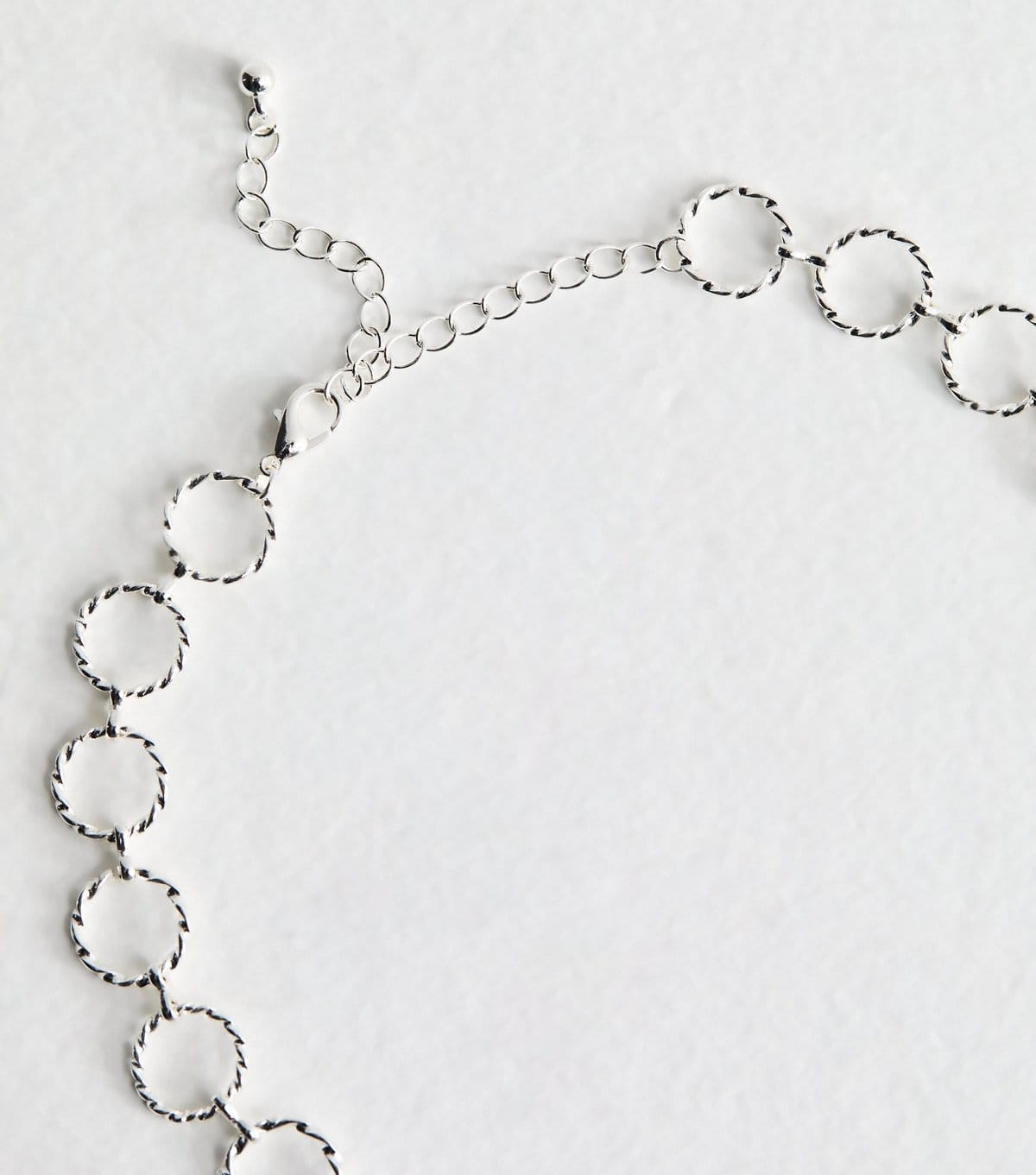 New Look Silver Tone Twisted Circle Link Necklace New Look - 4