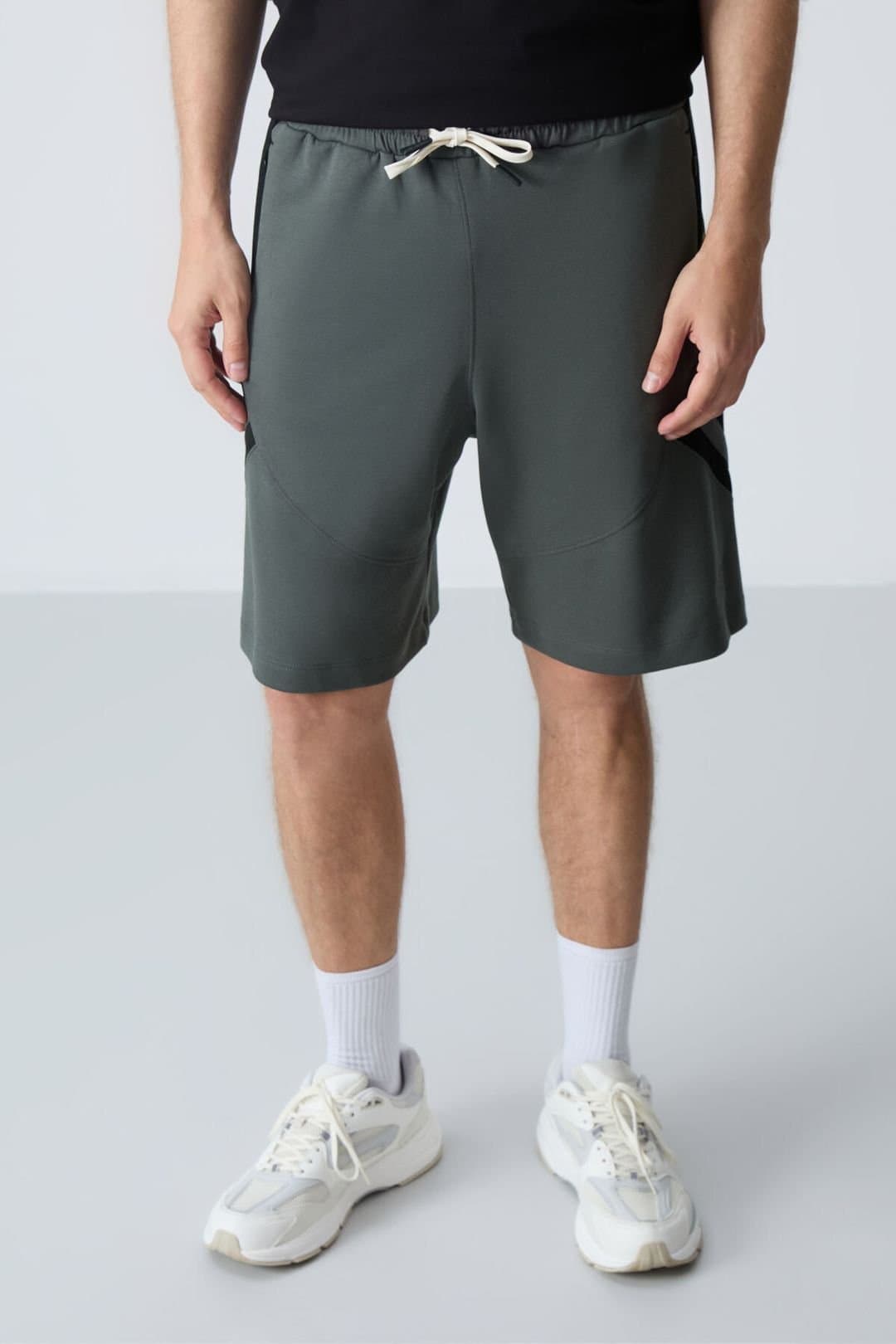 Tommy Life Tommy Life Men's Fleece Sweat Shorts in Grey