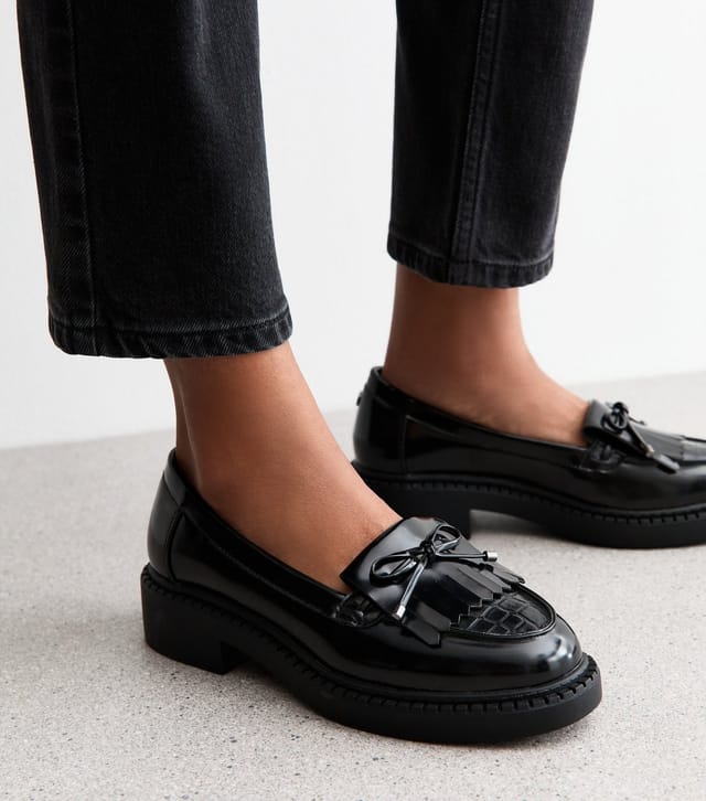New Look Women's Wide Fit Black Faux Leather Bow Trim Loafers Vegan New Look - 2