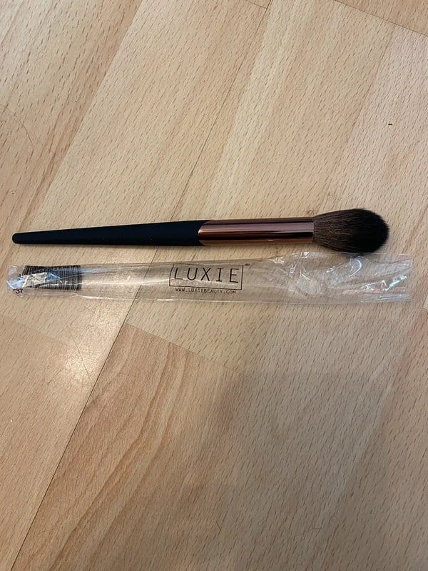 Luxie Luxie 737 Tapered Highlighting Brush make up - 1