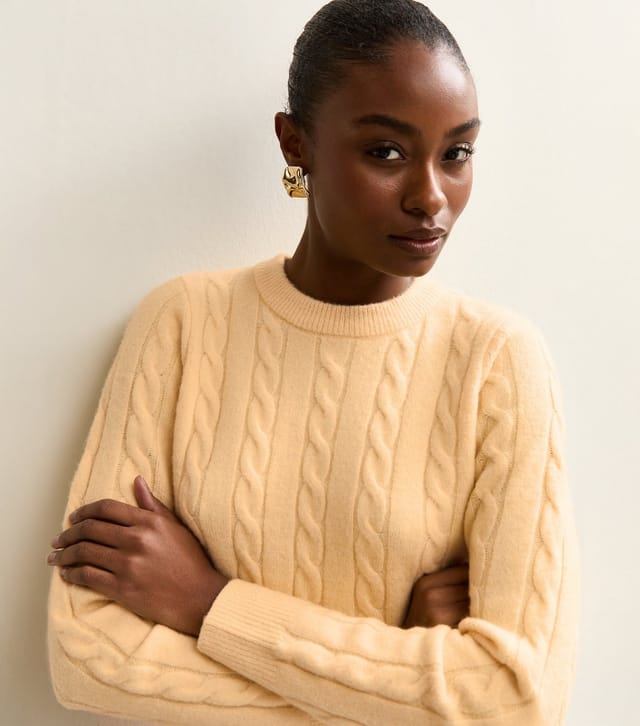 New Look Women's Light Yellow Cable Knit Crew Neck Jumper New Look - 3