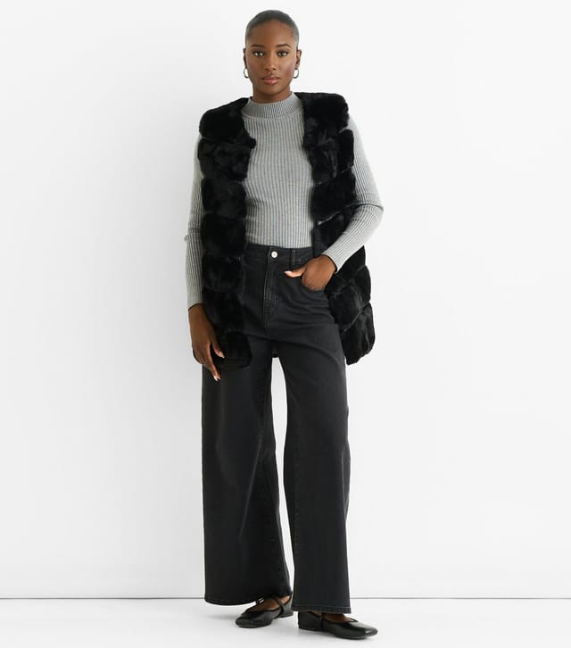 Gini London Women's Black Faux Fur Gilet Gini London New Look - 2