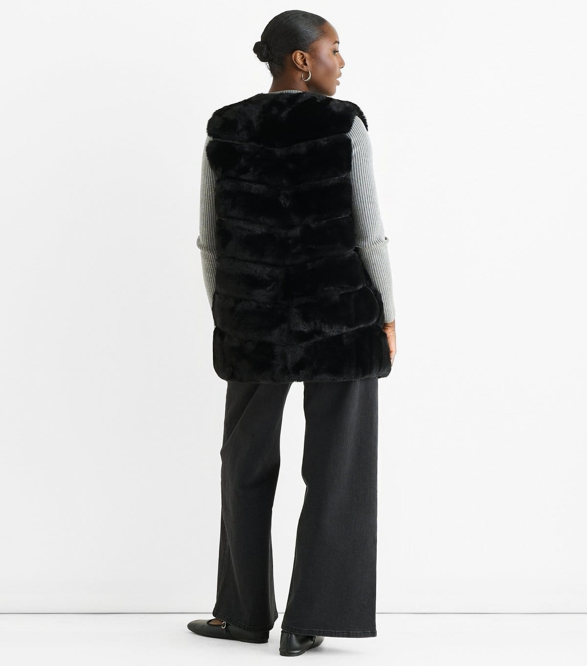 Gini London Women's Black Faux Fur Gilet Gini London New Look - 4