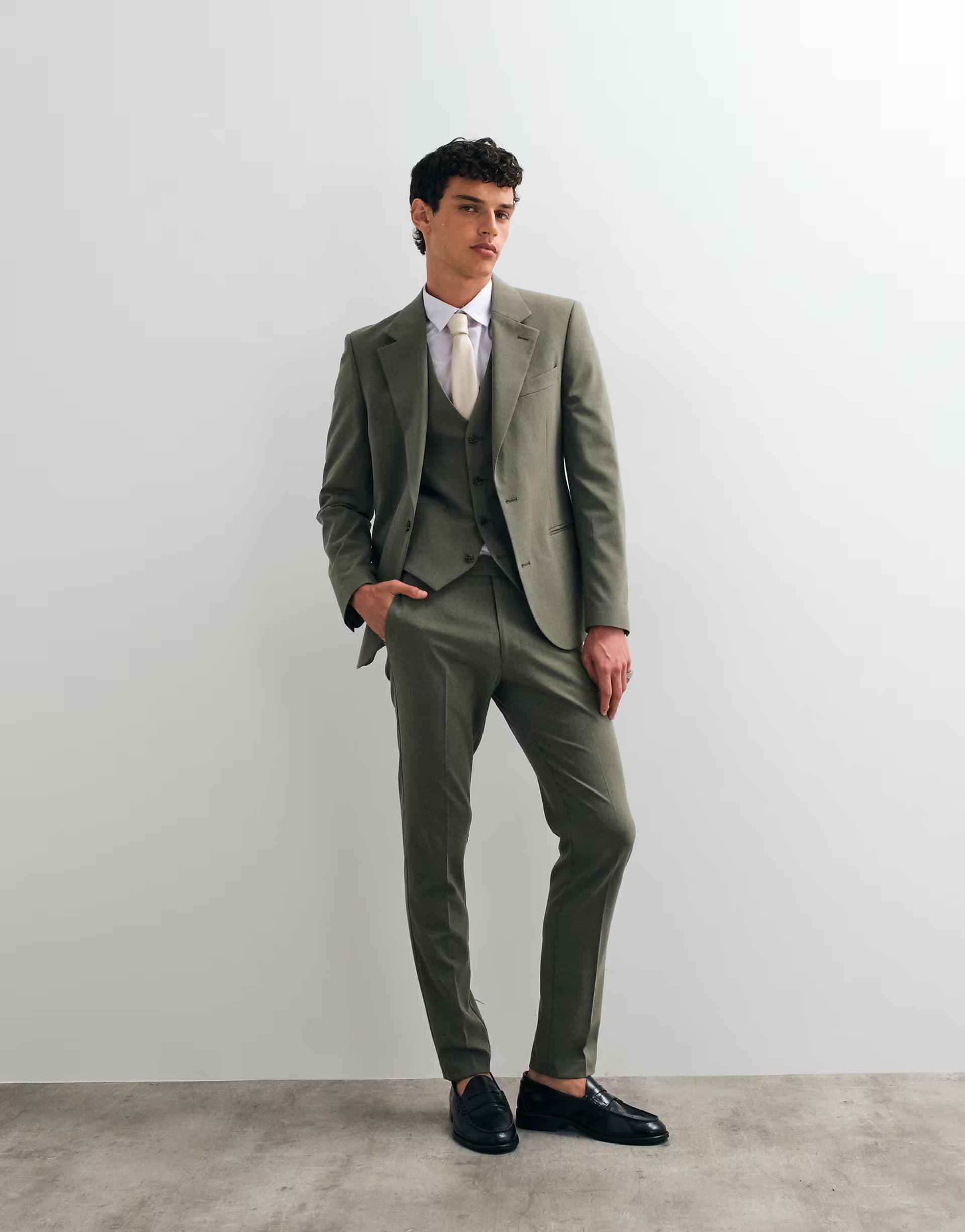 ASOS ASOS DESIGN skinny suit trousers in green