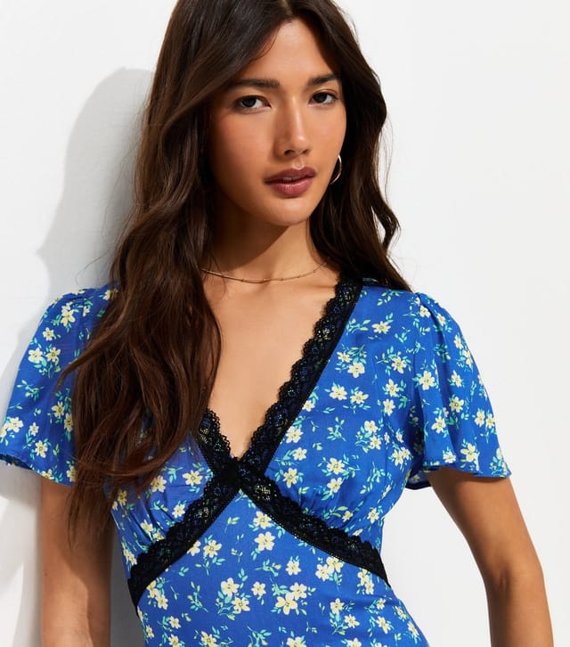 New Look Women's Blue Ditsy Lace V Neck Mini Dress New Look - 2