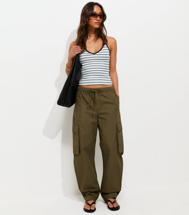 New Look Women's Dark Khaki Barrel Leg Utility Cargo Trousers New Look - 2