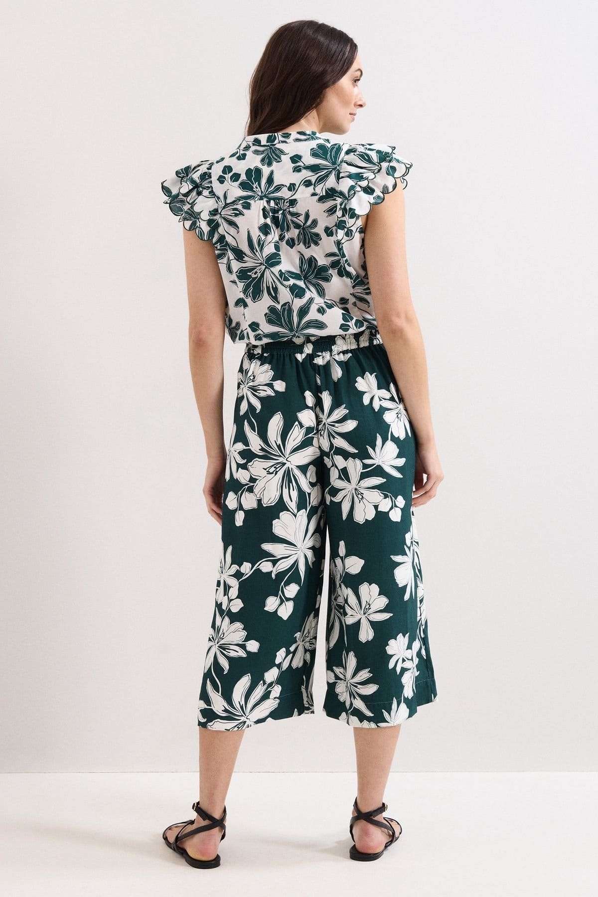 Phase Eight Phase Eight Women's Josie Culotte Crop Trousers in Bottle Green - 4