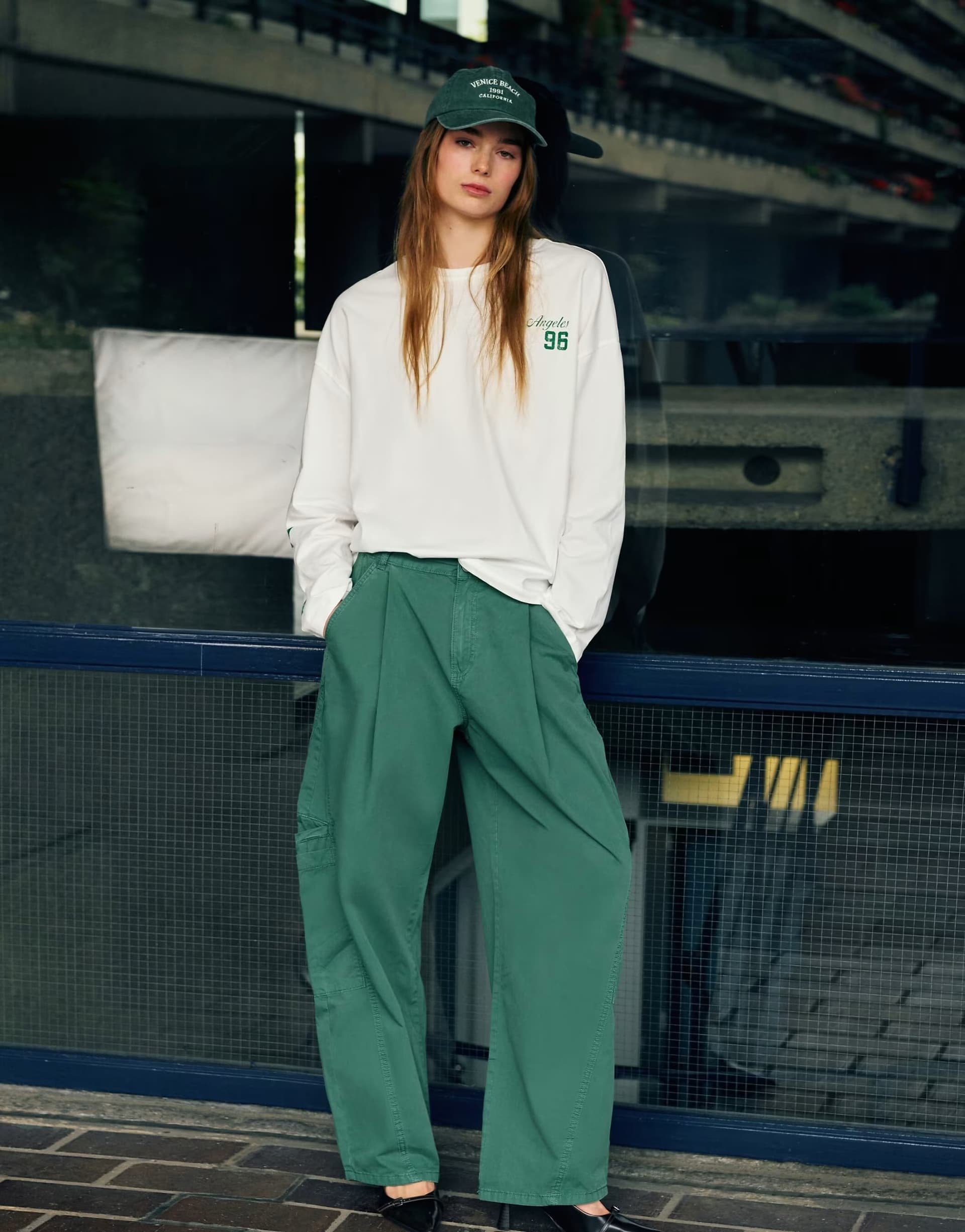 ASOS Pull&Bear Cargo balloon trousers in green in green