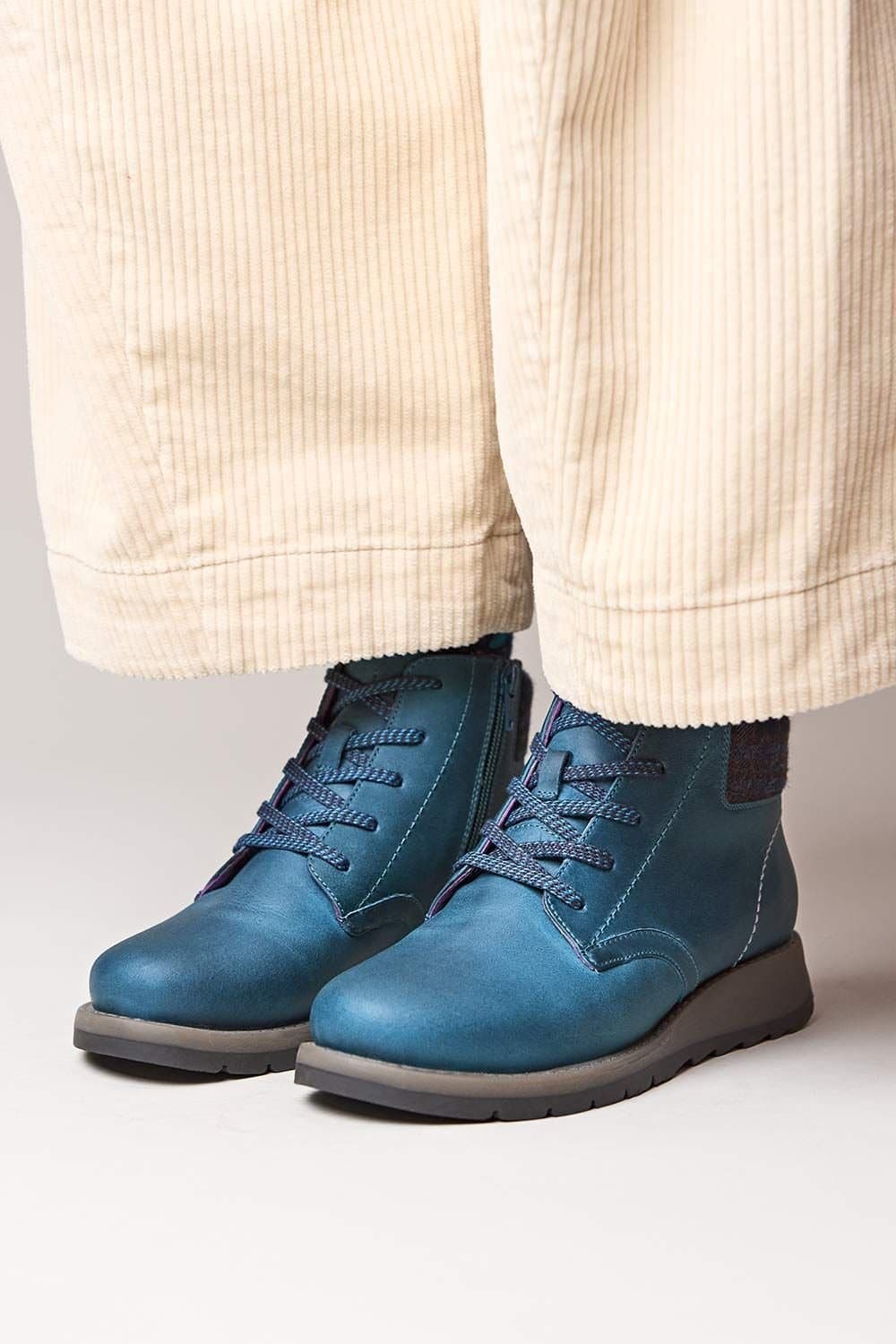 Moshulu Moshulu Women's 'Lydd' Lace Up Ankle Boot in Teal