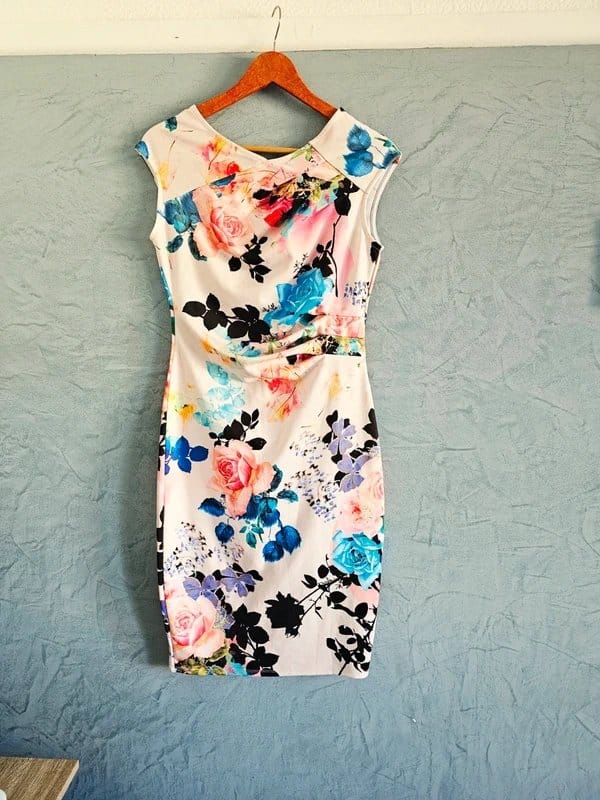 Lipsy London new beautiful floral ruched bodycon dress