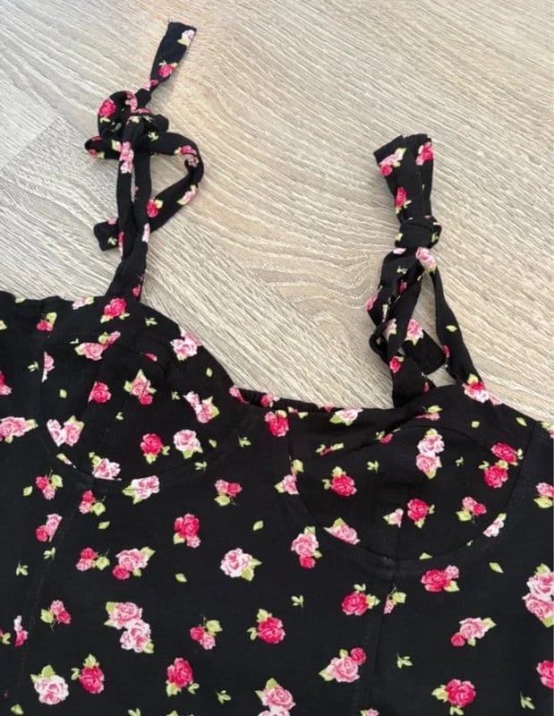 Stradivarius Stradivarius Black Floral Mini Dress UK 8 / EU S – Rose Print Tie Strap Sundress - 1