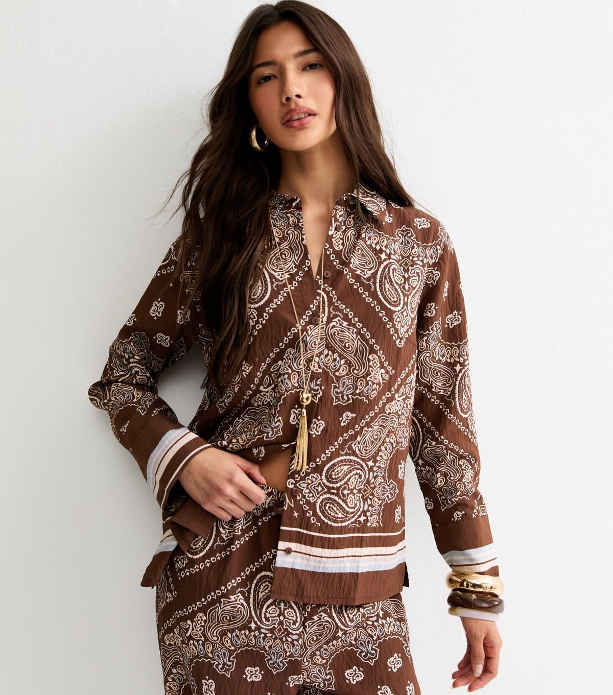 New Look Women's Brown Crinkle Texture Paisley Print Bandana Shirt New Look